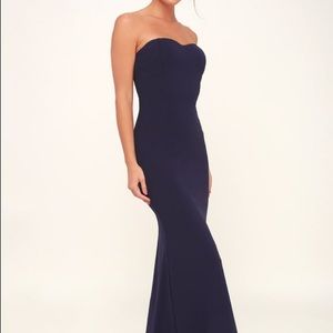 Navy strapless dress from Lulu’s
